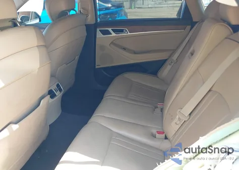 2015 Hyundai Genesis 3.8 z USA, uszkodzony, nr VIN KMHGN4JE1FU069567